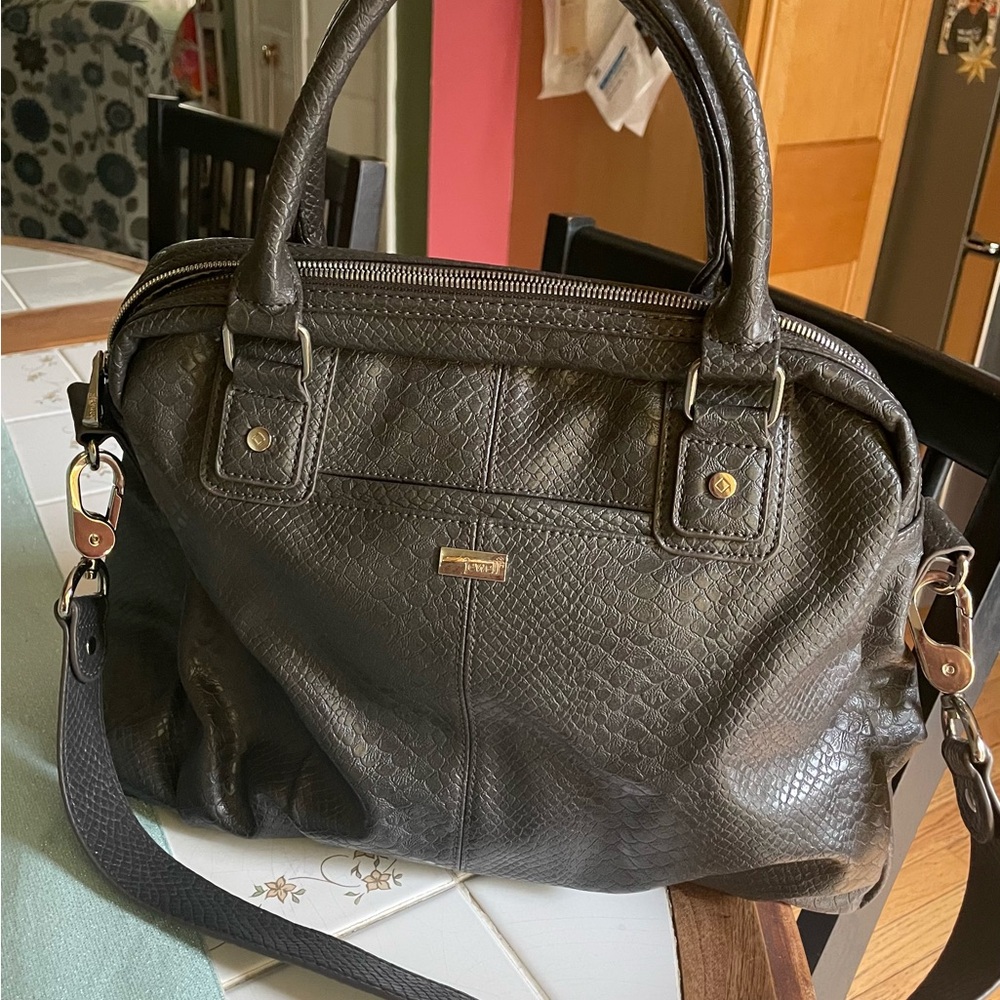 Jewell Cade gunmetal grey textured Bag with Gold Details.
